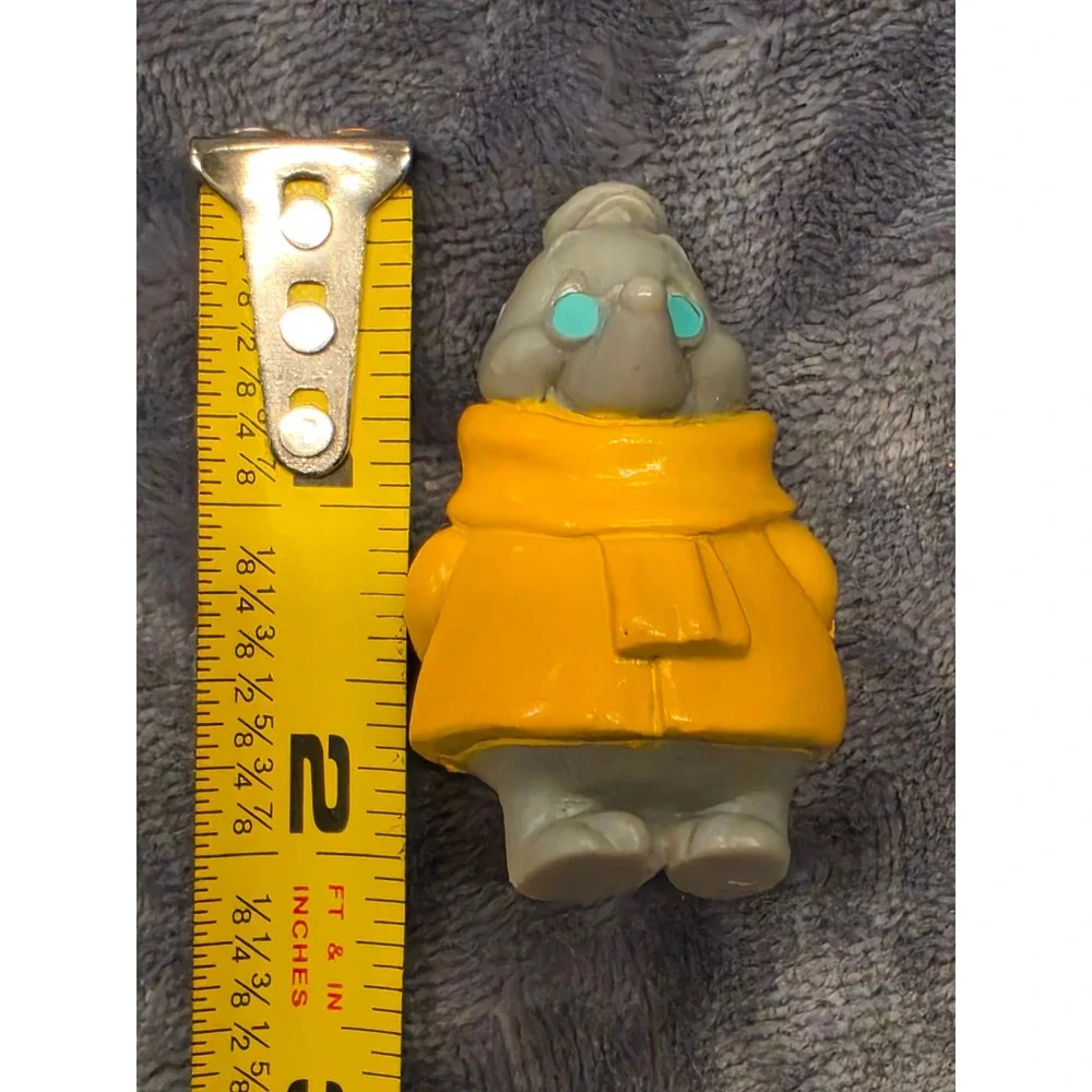 1993 Edgar the Mole straw hugger figure from the Long John Silver's 2.5